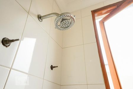 Casa à venda com 238m², 4 quartos e 2 vagas Casa à venda com 238m², 4 quartos e 2 vagasChuveiro