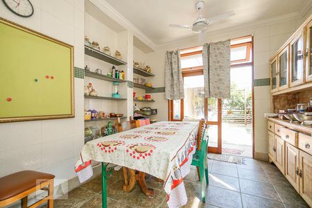 Casa à venda com 238m², 4 quartos e 2 vagas Casa à venda com 238m², 4 quartos e 2 vagasCozinha