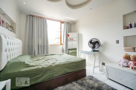 Casa à venda com 238m², 4 quartos e 2 vagas Casa à venda com 238m², 4 quartos e 2 vagasQuarto 02