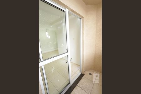 Sacada de apartamento à venda com 3 quartos, 55m² em Vila Talarico, São Paulo