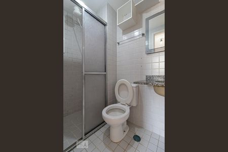 Banheiro de apartamento para alugar com 1 quarto, 28m² em Vila Buarque, São Paulo