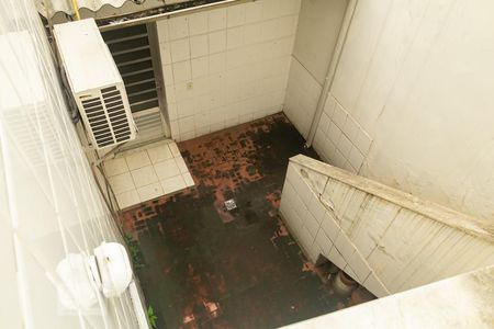 Casa à venda com 450m², 5 quartos e 4 vagas Casa à venda com 450m², 5 quartos e 4 vagaspossui um acesso para o térreo da casa