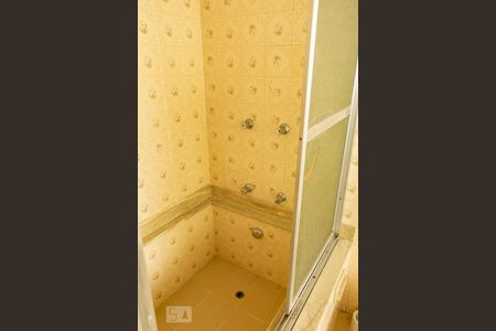 Casa à venda com 450m², 5 quartos e 4 vagas Casa à venda com 450m², 5 quartos e 4 vagasbanheiro social