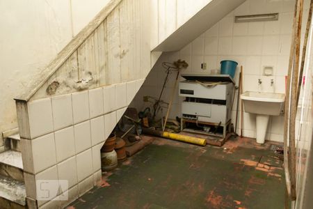 Casa à venda com 450m², 5 quartos e 4 vagas Casa à venda com 450m², 5 quartos e 4 vagasÁrea de Serviço 2