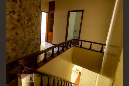 Casa à venda com 450m², 5 quartos e 4 vagas Casa à venda com 450m², 5 quartos e 4 vagasescada