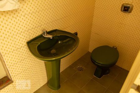 Casa à venda com 450m², 5 quartos e 4 vagas Casa à venda com 450m², 5 quartos e 4 vagasbanheiro da suíte