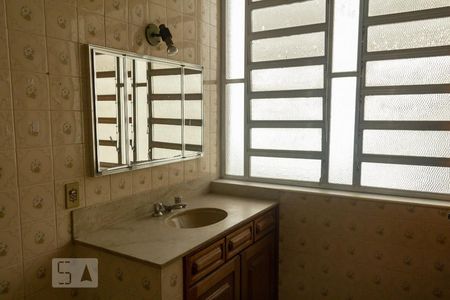 Casa à venda com 450m², 5 quartos e 4 vagas Casa à venda com 450m², 5 quartos e 4 vagasbanheiro social