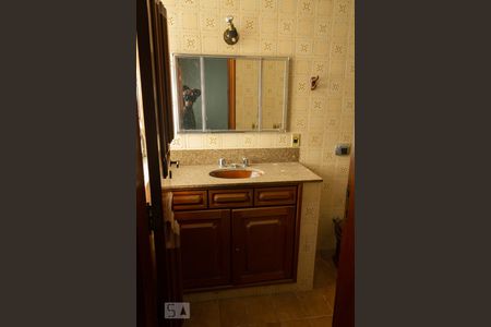 Casa à venda com 450m², 5 quartos e 4 vagas Casa à venda com 450m², 5 quartos e 4 vagasbanheiro da suíte