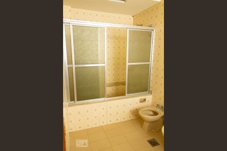 Casa à venda com 450m², 5 quartos e 4 vagas Casa à venda com 450m², 5 quartos e 4 vagasbanheiro social