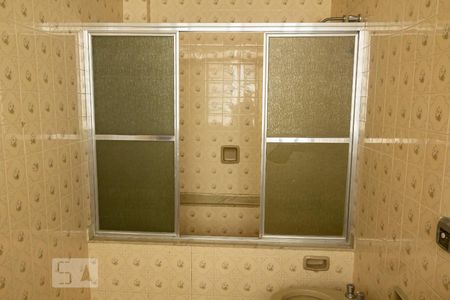 Casa à venda com 450m², 5 quartos e 4 vagas Casa à venda com 450m², 5 quartos e 4 vagasbanheiro social