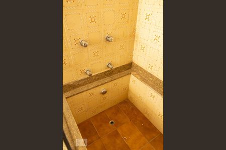 Casa à venda com 450m², 5 quartos e 4 vagas Casa à venda com 450m², 5 quartos e 4 vagasbanheiro da suíte