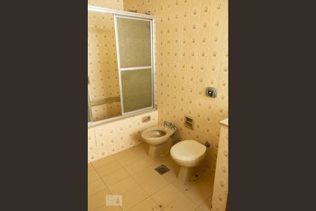 Casa à venda com 450m², 5 quartos e 4 vagas Casa à venda com 450m², 5 quartos e 4 vagasbanheiro social