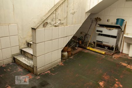 Casa à venda com 450m², 5 quartos e 4 vagas Casa à venda com 450m², 5 quartos e 4 vagasÁrea de Serviço 2