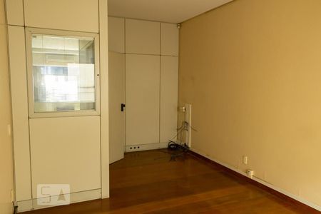Casa à venda com 450m², 5 quartos e 4 vagas Casa à venda com 450m², 5 quartos e 4 vagasQuarto 1