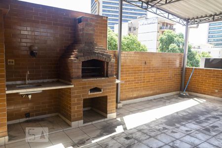 Casa à venda com 450m², 5 quartos e 4 vagas Casa à venda com 450m², 5 quartos e 4 vagaschurrasqueira