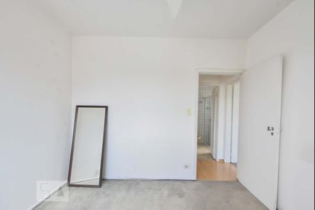 Apartamento à venda com 85m², 2 quartos e 1 vagaQuarto 02