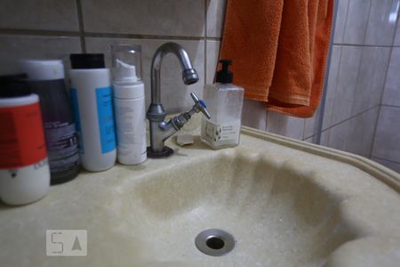 Casa à venda com 120m², 3 quartos e 2 vagasBanheiro Social - torneira