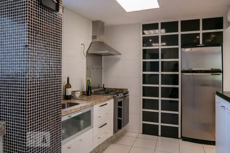 Apartamento à venda com 170m², 3 quartos e 4 vagasCozinha