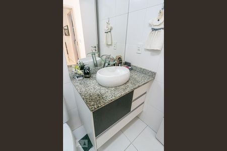 Apartamento à venda com 61m², 2 quartos e 2 vagas Apartamento à venda com 61m², 2 quartos e 2 vagasBanheiro da Suíte