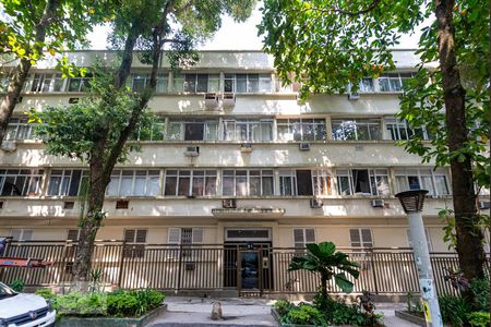 Apartamento à venda com 36m², 1 quarto e 1 vaga Apartamento à venda com 36m², 1 quarto e 1 vagaFachada