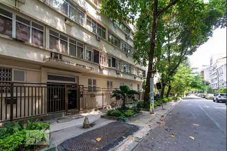 Apartamento à venda com 36m², 1 quarto e 1 vaga Apartamento à venda com 36m², 1 quarto e 1 vagaFachada