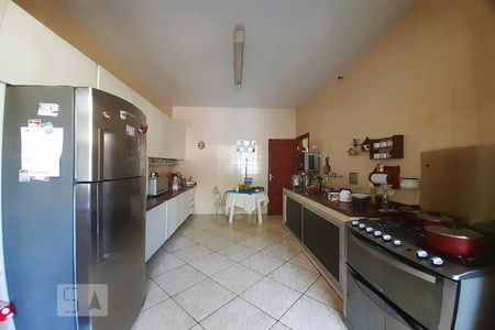 Casa à venda com 288m², 3 quartos e 3 vagasCozinha