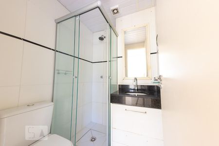 Banheiro de apartamento à venda com 2 quartos, 56m² em Teresópolis, Porto Alegre