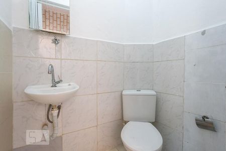 Casa à venda com 200m², 3 quartos e 3 vagasBanheiro da Edícula 1