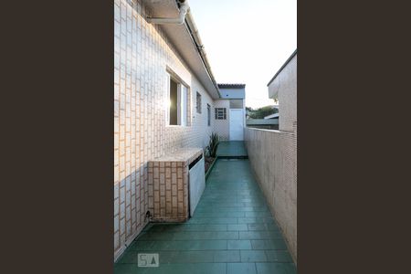 Casa à venda com 200m², 3 quartos e 3 vagasCorredor lateral