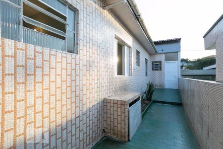 Casa à venda com 200m², 3 quartos e 3 vagasCorredor lateral