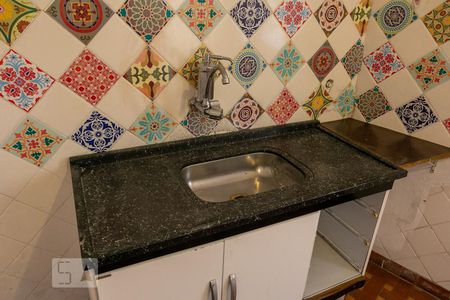 Casa à venda com 200m², 3 quartos e 3 vagasCozinha Edícula 1