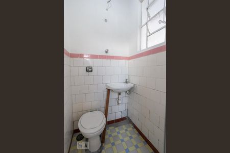 Casa à venda com 200m², 3 quartos e 3 vagasBanheiro da Edícula 2