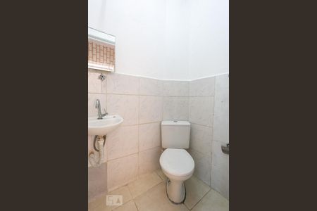 Casa à venda com 200m², 3 quartos e 3 vagasBanheiro da Edícula 1