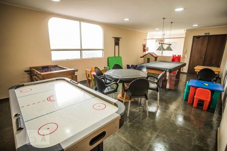 Apartamento à venda com 72m², 3 quartos e 1 vaga Apartamento à venda com 72m², 3 quartos e 1 vagaÁrea comum - Salão de Jogos