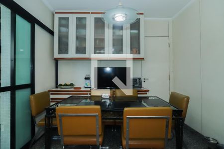 Apartamento à venda com 207m², 4 quartos e 4 vagasCopa