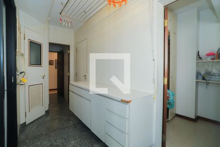 Apartamento à venda com 207m², 4 quartos e 4 vagasÁrea de Serviço