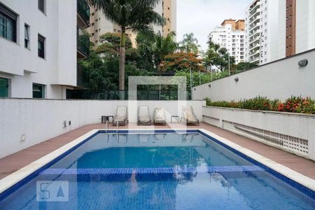 Apartamento à venda com 207m², 4 quartos e 4 vagas Apartamento à venda com 207m², 4 quartos e 4 vagasPiscina