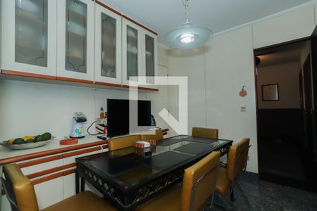 Apartamento à venda com 207m², 4 quartos e 4 vagasCopa