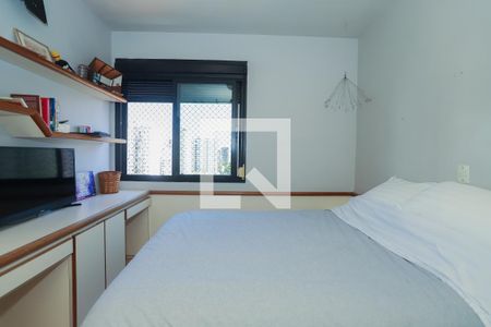 Apartamento à venda com 207m², 4 quartos e 4 vagasQuarto 2