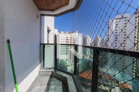 Apartamento à venda com 207m², 4 quartos e 4 vagasVaranda do Quarto 4 - Suíte