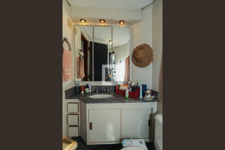 Apartamento à venda com 207m², 4 quartos e 4 vagasBanheiro do Quarto 3