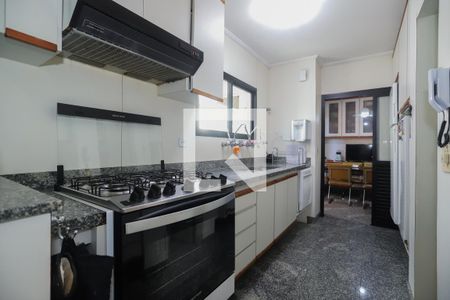 Apartamento à venda com 207m², 4 quartos e 4 vagasCozinha