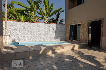 Casa de condomínio à venda com 180m², 4 quartos e 4 vagas Casa de condomínio à venda com 180m², 4 quartos e 4 vagasPiscina