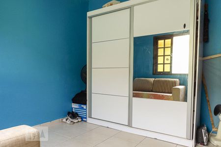 Casa de condomínio à venda com 180m², 4 quartos e 4 vagas Casa de condomínio à venda com 180m², 4 quartos e 4 vagasQuarto 1