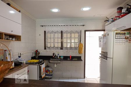 Casa de condomínio à venda com 180m², 4 quartos e 4 vagas Casa de condomínio à venda com 180m², 4 quartos e 4 vagasCozinha