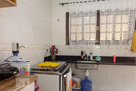 Casa de condomínio à venda com 180m², 4 quartos e 4 vagas Casa de condomínio à venda com 180m², 4 quartos e 4 vagasCozinha