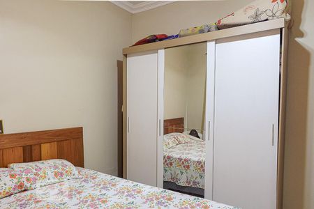 Casa de condomínio à venda com 180m², 4 quartos e 4 vagas Casa de condomínio à venda com 180m², 4 quartos e 4 vagasQuarto 3