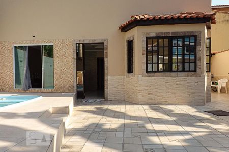 Casa de condomínio à venda com 180m², 4 quartos e 4 vagas Casa de condomínio à venda com 180m², 4 quartos e 4 vagasQuintal