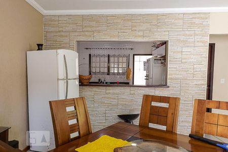 Casa de condomínio à venda com 180m², 4 quartos e 4 vagas Casa de condomínio à venda com 180m², 4 quartos e 4 vagasCozinha