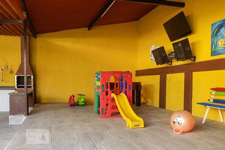 Casa de condomínio à venda com 180m², 4 quartos e 4 vagas Casa de condomínio à venda com 180m², 4 quartos e 4 vagasÁrea Comum - Playground